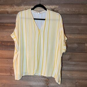 Yellow and White Striped Lightweight V-Neck Top Short Sleeve Size Medium EUC